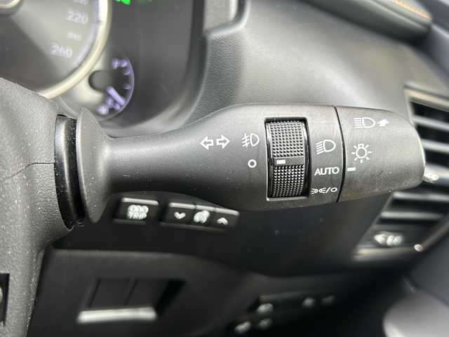 レクサス ＮＸ 300h Fスポーツ 静岡県 2020(令2)年 4.1万km ソニックチタニウム 純正ナビ/・ラジオ/フルセグTV/・CD/DVD/SD/USB/Bluetooth/AUX/Miracast/主要装備/・レーダークルーズコントロール　/・ＥＴＣ２．０　/・全方位カメラ　/・パワーバックドア　/・純正フロアマット　/・ステアリングリモコン　/・ハンドルヒーター　/・シートメモリー　/・パドルシフト　/・レーンキープアシスト/・BSM/・オートホールド/・SOSコール/・ロードサインアシスト/・ヒーテッドドアミラー/・純正アルミホイール/・レザーシート/・シートヒーター/・エアシート/・三眼LEDヘッドライト/・オートライト/・オートハイビーム/・パワーシート/・スマートキー/・プッシュスタート