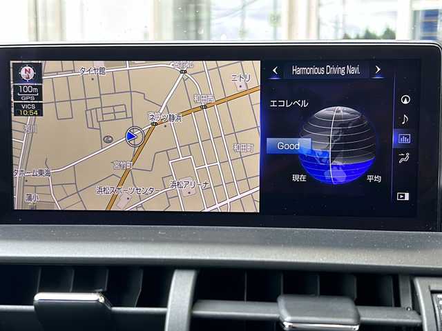 レクサス ＮＸ 300h Fスポーツ 静岡県 2020(令2)年 4.1万km ソニックチタニウム 純正ナビ/・ラジオ/フルセグTV/・CD/DVD/SD/USB/Bluetooth/AUX/Miracast/主要装備/・レーダークルーズコントロール　/・ＥＴＣ２．０　/・全方位カメラ　/・パワーバックドア　/・純正フロアマット　/・ステアリングリモコン　/・ハンドルヒーター　/・シートメモリー　/・パドルシフト　/・レーンキープアシスト/・BSM/・オートホールド/・SOSコール/・ロードサインアシスト/・ヒーテッドドアミラー/・純正アルミホイール/・レザーシート/・シートヒーター/・エアシート/・三眼LEDヘッドライト/・オートライト/・オートハイビーム/・パワーシート/・スマートキー/・プッシュスタート