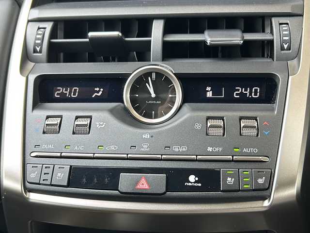 レクサス ＮＸ 300h Fスポーツ 静岡県 2020(令2)年 4.1万km ソニックチタニウム 純正ナビ/・ラジオ/フルセグTV/・CD/DVD/SD/USB/Bluetooth/AUX/Miracast/主要装備/・レーダークルーズコントロール　/・ＥＴＣ２．０　/・全方位カメラ　/・パワーバックドア　/・純正フロアマット　/・ステアリングリモコン　/・ハンドルヒーター　/・シートメモリー　/・パドルシフト　/・レーンキープアシスト/・BSM/・オートホールド/・SOSコール/・ロードサインアシスト/・ヒーテッドドアミラー/・純正アルミホイール/・レザーシート/・シートヒーター/・エアシート/・三眼LEDヘッドライト/・オートライト/・オートハイビーム/・パワーシート/・スマートキー/・プッシュスタート