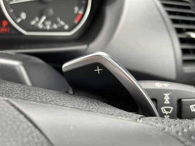 ＢＭＷ １２０ｉ カブリオレ Mスポーツ 大阪府 2011(平23)年 7.1万km バーミリオン・レッド 純正メモリナビ/・CD/FM/AM/Bluetooth/ETC/ドライブレコーダー/バックカメラ/衝突軽減ブレーキ/盗難防止装置/革巻きステアリング/ステアリングリモコン/パドルシフト/パワーシート（D席+N席）/シートヒーター（D席+N席）/白色レザーシート/電動格納ミラー/フリップダウンモニター/コーナーセンサー/フォグランプ/オートライト/オートエアコン/スマートキー/プッシュスタート/12V電源/USBジャック/純正16インチアルミホイール/ナビ取扱説明書/保証書