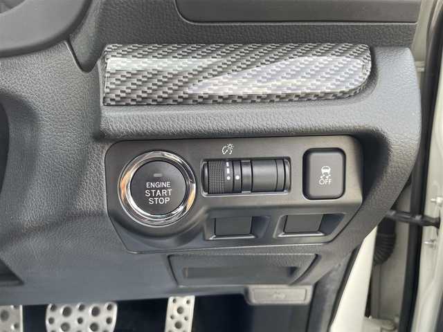 スバル フォレスター S－リミテッド 神奈川県 2015(平27)年 5万km クリスタルホワイトP 社外ナビ/　・Bluetooth/DVD/SD/　・フルセグTV/　・バックカメラ/EyeSight/　・全車速追従機能付クルーズコントロール/　・プリクラッシュブレーキ/　・AT誤発進抑制制度/　・車線逸脱警報/　・ふらつき警報/　・先行車発進お知らせ/前席パワーシート/前席シートヒーター/ビルトインETC/純正18インチホイール/フロアマット/スマートキー×２/取扱説明書/新車時手帳