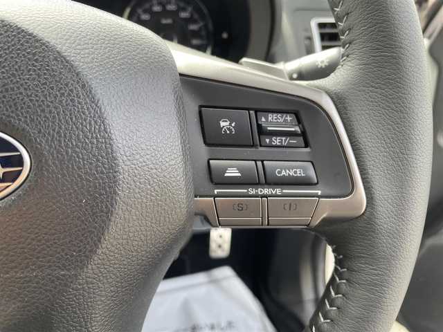 スバル フォレスター S－リミテッド 神奈川県 2015(平27)年 5万km クリスタルホワイトP 社外ナビ/　・Bluetooth/DVD/SD/　・フルセグTV/　・バックカメラ/EyeSight/　・全車速追従機能付クルーズコントロール/　・プリクラッシュブレーキ/　・AT誤発進抑制制度/　・車線逸脱警報/　・ふらつき警報/　・先行車発進お知らせ/前席パワーシート/前席シートヒーター/ビルトインETC/純正18インチホイール/フロアマット/スマートキー×２/取扱説明書/新車時手帳