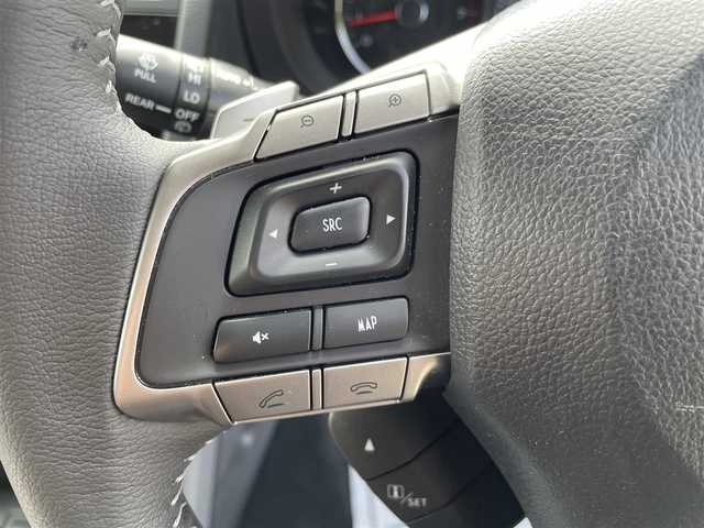 スバル フォレスター S－リミテッド 神奈川県 2015(平27)年 5万km クリスタルホワイトP 社外ナビ/　・Bluetooth/DVD/SD/　・フルセグTV/　・バックカメラ/EyeSight/　・全車速追従機能付クルーズコントロール/　・プリクラッシュブレーキ/　・AT誤発進抑制制度/　・車線逸脱警報/　・ふらつき警報/　・先行車発進お知らせ/前席パワーシート/前席シートヒーター/ビルトインETC/純正18インチホイール/フロアマット/スマートキー×２/取扱説明書/新車時手帳