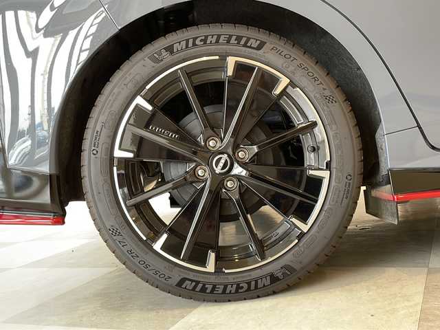 日産 オーラ ニスモ チューンド e－パワー 4WD 福井県 2025(令7)年 0.2万km グレーⅡ カラーコード:XLV/純正ナビ/フルセグ/HDMI/プロパイロット/BOSEサウンド/ブラインドスポットモニター/置くだけ充電/ETC2.0/前席シートヒーター/ステアリングヒーター/デジタルインナーミラー/スマートキー/プッシュスタート/スペアキー