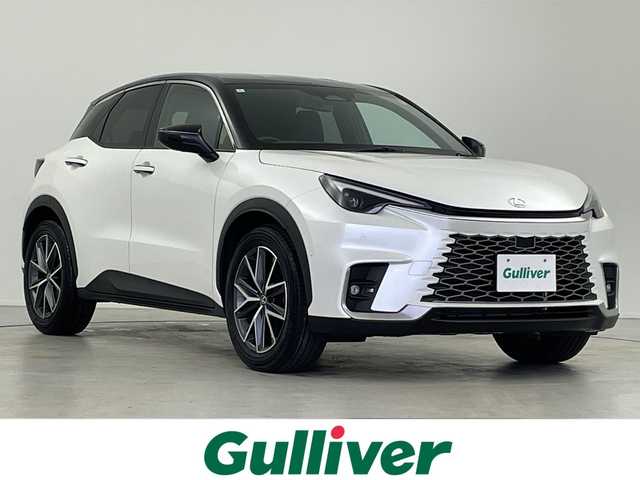 レクサス ＬＢＸ クール 岐阜県 2024(令6)年 1.6万km パールⅡ 純正9.8インチディスプレイナビ/フルセグ/BT/USB/Miracast/パノラミックビューモニター/Lexus Safety System +/・プリクラッシュセーフティ/・レーンディパーチャーアラート/・レーンチェンジアシスト/・アダプティブハイビームシステム/・レーダークルーズコントロール/・プロアクティブドライビングアシスト/・フロント・リアクロストラフィックアラート/・ロードサインアシスト/ブラインドスポットモニター/パーキングサポート/クリアランスソナー/ビルトインETC2.0/ヘッドアップディスプレイ/MTモード付AT/ハーフレザーシート/前席シートヒーター/ハンドルヒーター/パドルシフト/電動パワーバックドア/LEDオートライト/フォグランプ/ワイヤレス充電/寒冷地仕様/純正18インチAW