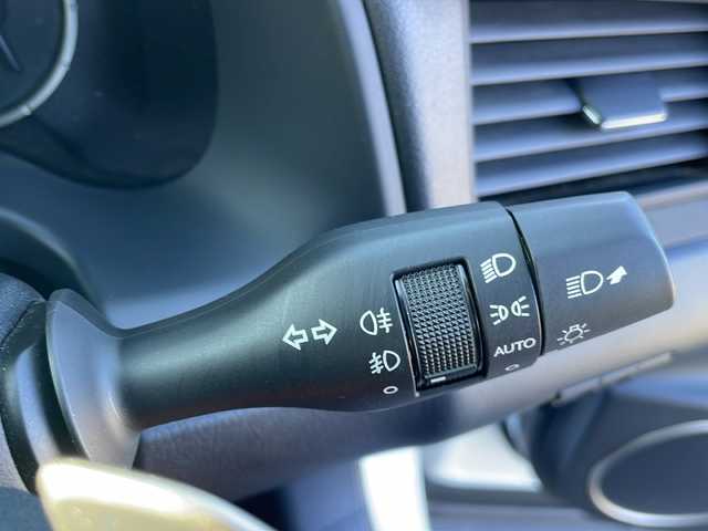 レクサス ＲＸ 450h Fスポーツ 岩手県 2017(平29)年 2.1万km ホワイトノーヴァガラスフレーク ワンオーナー/純正ナビ(CD/DVD/ラジオ/SD/AUX/USB/BT)/パノラミックビューモニター/フルセグテレビ/サンルーフ/赤革シート/前席シートヒーター/ベンチレーション/前席パワーシート(D席メモリー機能付き)/ビルトインETC(2.0)/パワーバックドア/ヘッドアップディスプレイ/プリクラッシュセーフティ/オートマチックハイビーム/レーダークルーズコントロール/3眼LEDヘッドライト/シーケンシャルウィンカー/AC100V電源/コーナーセンサー/純正エンジンスターター/純正20inアルミホイール/純正フロアマット/純正トノカバー/スマートキー×2/カードキー/保証書