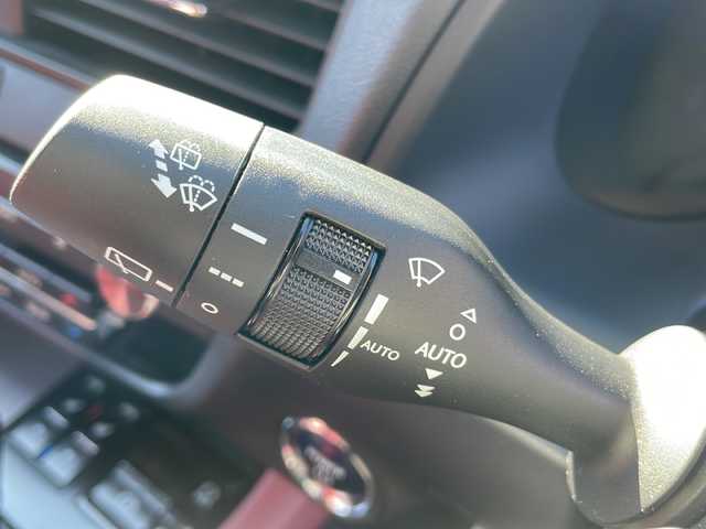 レクサス ＲＸ 450h Fスポーツ 岩手県 2017(平29)年 2.1万km ホワイトノーヴァガラスフレーク ワンオーナー/純正ナビ(CD/DVD/ラジオ/SD/AUX/USB/BT)/パノラミックビューモニター/フルセグテレビ/サンルーフ/赤革シート/前席シートヒーター/ベンチレーション/前席パワーシート(D席メモリー機能付き)/ビルトインETC(2.0)/パワーバックドア/ヘッドアップディスプレイ/プリクラッシュセーフティ/オートマチックハイビーム/レーダークルーズコントロール/3眼LEDヘッドライト/シーケンシャルウィンカー/AC100V電源/コーナーセンサー/純正エンジンスターター/純正20inアルミホイール/純正フロアマット/純正トノカバー/スマートキー×2/カードキー/保証書