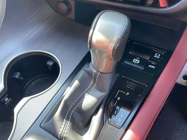 レクサス ＲＸ 450h Fスポーツ 岩手県 2017(平29)年 2.1万km ホワイトノーヴァガラスフレーク ワンオーナー/純正ナビ(CD/DVD/ラジオ/SD/AUX/USB/BT)/パノラミックビューモニター/フルセグテレビ/サンルーフ/赤革シート/前席シートヒーター/ベンチレーション/前席パワーシート(D席メモリー機能付き)/ビルトインETC(2.0)/パワーバックドア/ヘッドアップディスプレイ/プリクラッシュセーフティ/オートマチックハイビーム/レーダークルーズコントロール/3眼LEDヘッドライト/シーケンシャルウィンカー/AC100V電源/コーナーセンサー/純正エンジンスターター/純正20inアルミホイール/純正フロアマット/純正トノカバー/スマートキー×2/カードキー/保証書