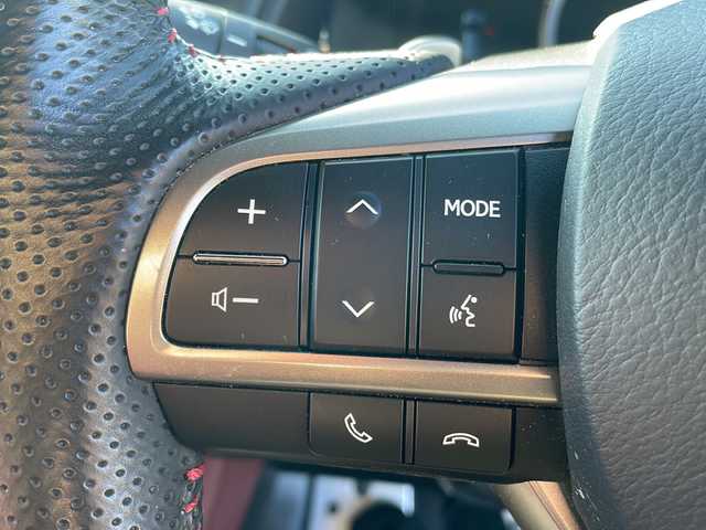 レクサス ＲＸ 450h Fスポーツ 岩手県 2017(平29)年 2.1万km ホワイトノーヴァガラスフレーク ワンオーナー/純正ナビ(CD/DVD/ラジオ/SD/AUX/USB/BT)/パノラミックビューモニター/フルセグテレビ/サンルーフ/赤革シート/前席シートヒーター/ベンチレーション/前席パワーシート(D席メモリー機能付き)/ビルトインETC(2.0)/パワーバックドア/ヘッドアップディスプレイ/プリクラッシュセーフティ/オートマチックハイビーム/レーダークルーズコントロール/3眼LEDヘッドライト/シーケンシャルウィンカー/AC100V電源/コーナーセンサー/純正エンジンスターター/純正20inアルミホイール/純正フロアマット/純正トノカバー/スマートキー×2/カードキー/保証書