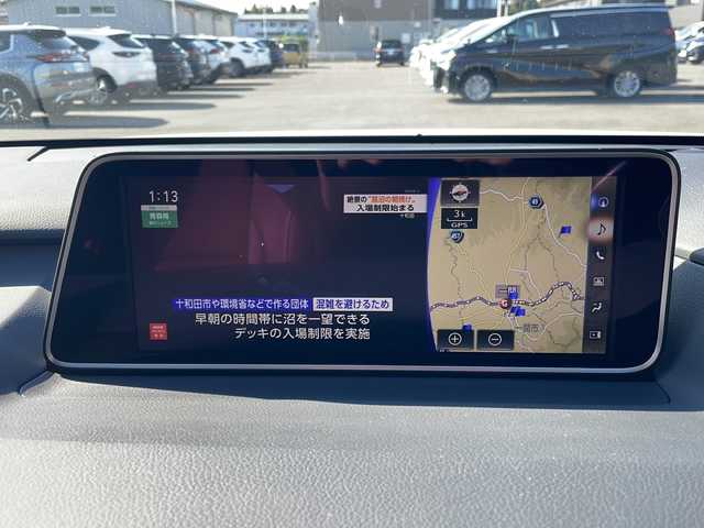 レクサス ＲＸ 450h Fスポーツ 岩手県 2017(平29)年 2.1万km ホワイトノーヴァガラスフレーク ワンオーナー/純正ナビ(CD/DVD/ラジオ/SD/AUX/USB/BT)/パノラミックビューモニター/フルセグテレビ/サンルーフ/赤革シート/前席シートヒーター/ベンチレーション/前席パワーシート(D席メモリー機能付き)/ビルトインETC(2.0)/パワーバックドア/ヘッドアップディスプレイ/プリクラッシュセーフティ/オートマチックハイビーム/レーダークルーズコントロール/3眼LEDヘッドライト/シーケンシャルウィンカー/AC100V電源/コーナーセンサー/純正エンジンスターター/純正20inアルミホイール/純正フロアマット/純正トノカバー/スマートキー×2/カードキー/保証書