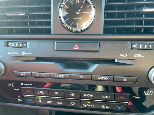 レクサス ＲＸ 450h Fスポーツ 岩手県 2017(平29)年 2.1万km ホワイトノーヴァガラスフレーク ワンオーナー/純正ナビ(CD/DVD/ラジオ/SD/AUX/USB/BT)/パノラミックビューモニター/フルセグテレビ/サンルーフ/赤革シート/前席シートヒーター/ベンチレーション/前席パワーシート(D席メモリー機能付き)/ビルトインETC(2.0)/パワーバックドア/ヘッドアップディスプレイ/プリクラッシュセーフティ/オートマチックハイビーム/レーダークルーズコントロール/3眼LEDヘッドライト/シーケンシャルウィンカー/AC100V電源/コーナーセンサー/純正エンジンスターター/純正20inアルミホイール/純正フロアマット/純正トノカバー/スマートキー×2/カードキー/保証書