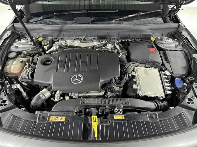 メルセデス・ベンツ ＧＬＢ２００ｄ 佐賀県 2020(令2)年 5.3万km グレー 純正ナビ/フルセグTV/Bluetooth/USB/360度カメラ/レーダーセーフティパッケージ/追従型クルーズコントロール/ACC/ブラインドスポットモニター/アンビエントライト/黒ハーフレザー/シートヒーター/パワーバックドア/純正18インチAW/ルーフレール/ETC/ドライブレコーダー