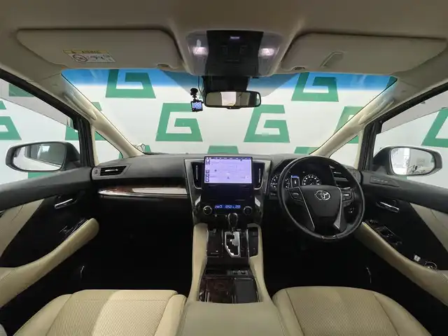 トヨタ アルファード G 鹿児島県 2018(平30)年 5.8万km ホワイトパールクリスタルシャイン 禁煙車　/フローティングナビ(CD/DVD/フルセグTV)　/トヨタセーフティセンス　/両側パワースライドドア　/追従型クルーズコントロール　/バックカメラ　/前席パワーシート　/前席シートヒーター　/前席ベンチレーション　/LEDヘッドライト/純正フロアマット/純正アルミホイール/純正ドアバイザー/ETC/電格ミラー/電動パーキングブレーキ/オートブレーキホールド