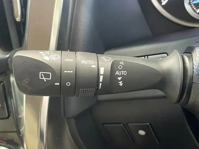 トヨタ アルファード G 鹿児島県 2018(平30)年 5.8万km ホワイトパールクリスタルシャイン 禁煙車　/フローティングナビ(CD/DVD/フルセグTV)　/トヨタセーフティセンス　/両側パワースライドドア　/追従型クルーズコントロール　/バックカメラ　/前席パワーシート　/前席シートヒーター　/前席ベンチレーション　/LEDヘッドライト/純正フロアマット/純正アルミホイール/純正ドアバイザー/ETC/電格ミラー/電動パーキングブレーキ/オートブレーキホールド