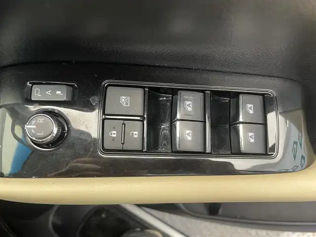 トヨタ アルファード G 鹿児島県 2018(平30)年 5.8万km ホワイトパールクリスタルシャイン 禁煙車　/フローティングナビ(CD/DVD/フルセグTV)　/トヨタセーフティセンス　/両側パワースライドドア　/追従型クルーズコントロール　/バックカメラ　/前席パワーシート　/前席シートヒーター　/前席ベンチレーション　/LEDヘッドライト/純正フロアマット/純正アルミホイール/純正ドアバイザー/ETC/電格ミラー/電動パーキングブレーキ/オートブレーキホールド