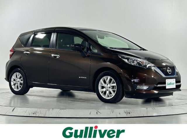日産 ノート e－パワー メダリスト 佐賀県 2017(平29)年 2.9万km インペリアルアンバーP 純正ナビ/フルセグTV/DVD/CD/Bluetooth/FM/AM/衝突軽減被害軽減システム/レーンキープアシスト/先行車発進検知/全方位カメラ/コーナーセンサー/プッシュスタート/ETC/純正ドライブレコーダー/ハーフレザーシート/デジタルインナーミラー/LEDヘッドライト/フォグランプ/ウィンカーミラー/電動格納ミラー/ドアバイザー/ドライブモード切替