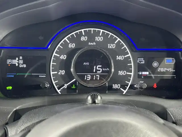 日産 ノート e－パワー メダリスト 佐賀県 2017(平29)年 2.9万km インペリアルアンバーP 純正ナビ/フルセグTV/DVD/CD/Bluetooth/FM/AM/衝突軽減被害軽減システム/レーンキープアシスト/先行車発進検知/全方位カメラ/コーナーセンサー/プッシュスタート/ETC/純正ドライブレコーダー/ハーフレザーシート/デジタルインナーミラー/LEDヘッドライト/フォグランプ/ウィンカーミラー/電動格納ミラー/ドアバイザー/ドライブモード切替