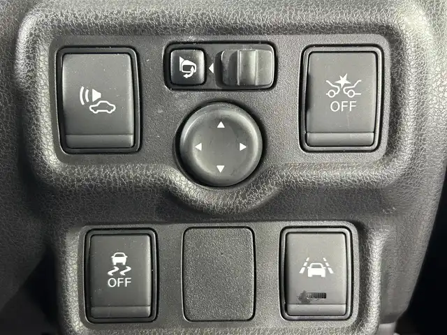 日産 ノート e－パワー メダリスト 佐賀県 2017(平29)年 2.9万km インペリアルアンバーP 純正ナビ/フルセグTV/DVD/CD/Bluetooth/FM/AM/衝突軽減被害軽減システム/レーンキープアシスト/先行車発進検知/全方位カメラ/コーナーセンサー/プッシュスタート/ETC/純正ドライブレコーダー/ハーフレザーシート/デジタルインナーミラー/LEDヘッドライト/フォグランプ/ウィンカーミラー/電動格納ミラー/ドアバイザー/ドライブモード切替