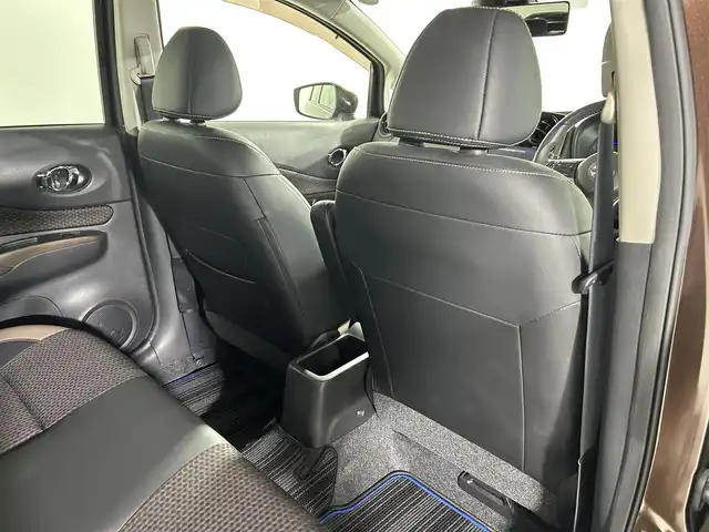 日産 ノート e－パワー メダリスト 佐賀県 2017(平29)年 2.9万km インペリアルアンバーP 純正ナビ/フルセグTV/DVD/CD/Bluetooth/FM/AM/衝突軽減被害軽減システム/レーンキープアシスト/先行車発進検知/全方位カメラ/コーナーセンサー/プッシュスタート/ETC/純正ドライブレコーダー/ハーフレザーシート/デジタルインナーミラー/LEDヘッドライト/フォグランプ/ウィンカーミラー/電動格納ミラー/ドアバイザー/ドライブモード切替