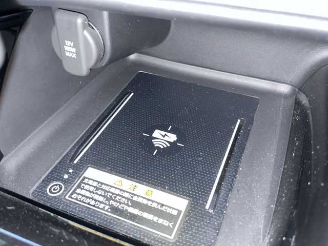 ホンダ ヴェゼル ハイブリッド e:HEV X 福島県 2022(令4)年 2.3万km プラチナホワイトパール 4WD 純正ナビ フルセグTV Bluetooth バックカメラ ホンダセンシング LEDヘッドライト フォグランプ オートライト シートヒーター ワイヤレス充電 ETC2.0 オートライト スマートキー