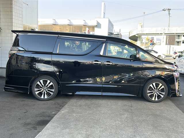 トヨタ ヴェルファイア Z Gエディション 京都府 2018(平30)年 8.4万km ブラック アルパイン11インチナビ/アルパイン12.8インチフリップダウンモニター/フルセグテレビ/走行中視聴可能/DVD視聴可能/バックカメラ/Bluetooth/サンルーフ/admirationエアロ/adimrationマフラー/三眼LEDヘッドライト/シーケンシャルウィンカー/デジタルインナーミラー/カーアロマ/メモリーパワーシート/シートヒーター＆ベンチレーション/オットマン/ステアリングヒーター/両側パワースライドドア/トヨタセーフティーセンス/レーダークルーズコントロール/クリアランスソナー/パーキングサポートブレーキ/プリクラシュセーフティー/ロードサインアシスト/レーンキープアシスト/ブレーキホールド/禁煙車/ビルトインETC/純正フロアマット/電動格納ウィンカーミラー