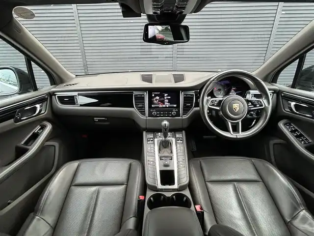 ポルシェ マカン S 茨城県 2016(平28)年 6.4万km ジェットブラック 中期型 /レザ-インテリアパッケージ /アゲ-トグレ-インテリア /黒革 /パワ-シ-ト /パワ-テ-ルゲ-ト /PCMナビ /BT/USB /バックカメラ /パ-キングセンサ- /レ-ンキ-プアシスト /クル-ズコントロ-ル /キセノンヘッドライト /ETC /禁煙車