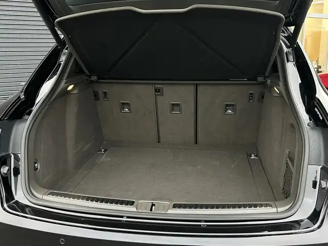 ポルシェ マカン S 茨城県 2016(平28)年 6.4万km ジェットブラック 中期型 /レザ-インテリアパッケージ /アゲ-トグレ-インテリア /黒革 /パワ-シ-ト /パワ-テ-ルゲ-ト /PCMナビ /BT/USB /バックカメラ /パ-キングセンサ- /レ-ンキ-プアシスト /クル-ズコントロ-ル /キセノンヘッドライト /ETC /禁煙車