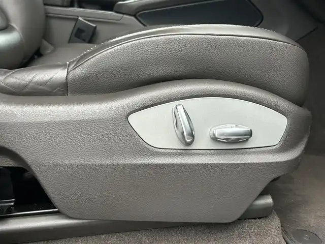 ポルシェ マカン S 茨城県 2016(平28)年 6.4万km ジェットブラック 中期型 /レザ-インテリアパッケージ /アゲ-トグレ-インテリア /黒革 /パワ-シ-ト /パワ-テ-ルゲ-ト /PCMナビ /BT/USB /バックカメラ /パ-キングセンサ- /レ-ンキ-プアシスト /クル-ズコントロ-ル /キセノンヘッドライト /ETC /禁煙車