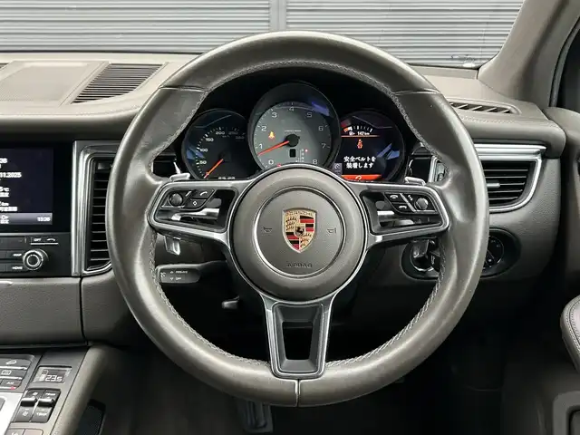 ポルシェ マカン S 茨城県 2016(平28)年 6.4万km ジェットブラック 中期型 /レザ-インテリアパッケージ /アゲ-トグレ-インテリア /黒革 /パワ-シ-ト /パワ-テ-ルゲ-ト /PCMナビ /BT/USB /バックカメラ /パ-キングセンサ- /レ-ンキ-プアシスト /クル-ズコントロ-ル /キセノンヘッドライト /ETC /禁煙車