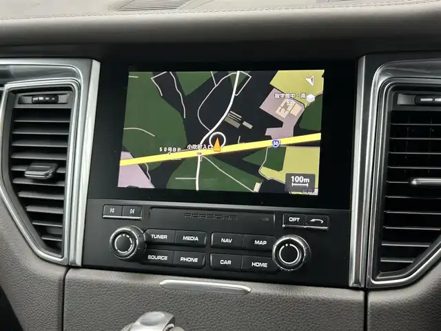 ポルシェ マカン S 茨城県 2016(平28)年 6.4万km ジェットブラック 中期型 /レザ-インテリアパッケージ /アゲ-トグレ-インテリア /黒革 /パワ-シ-ト /パワ-テ-ルゲ-ト /PCMナビ /BT/USB /バックカメラ /パ-キングセンサ- /レ-ンキ-プアシスト /クル-ズコントロ-ル /キセノンヘッドライト /ETC /禁煙車