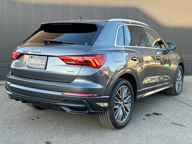 アウディ Ｑ３ 35TDIクワトロ Sライン 道東・釧路十勝 2020(令2)年 3万km デイトナグレーパールエフェクト ４WD/アシスタンスパッケージ/ アダプティブクルーズアシスト/ エマージェンシーアシスト/ ハイビームアシスト/ サイドアシスト/ リヤクロストラフィックアシスト/ベーシックパッケージ/ シートヒーター/ シート電動調整機能/ アウディホールドアシスト/純正ナビ/ BT/USB/type-C/純正ETC2.0/純正前後ドライブレコーダー/ハーフレザーシート/ワイヤレス充電/パワーバックドア/純正19インチAW/純正フロアマット/取扱説明書/保証書/スペアキー
