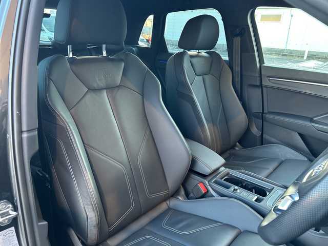 アウディ Ｑ３ 35TDIクワトロ Sライン 道東・釧路十勝 2020(令2)年 3万km デイトナグレーパールエフェクト ４WD/アシスタンスパッケージ/ アダプティブクルーズアシスト/ エマージェンシーアシスト/ ハイビームアシスト/ サイドアシスト/ リヤクロストラフィックアシスト/ベーシックパッケージ/ シートヒーター/ シート電動調整機能/ アウディホールドアシスト/純正ナビ/ BT/USB/type-C/純正ETC2.0/純正前後ドライブレコーダー/ハーフレザーシート/ワイヤレス充電/パワーバックドア/純正19インチAW/純正フロアマット/取扱説明書/保証書/スペアキー