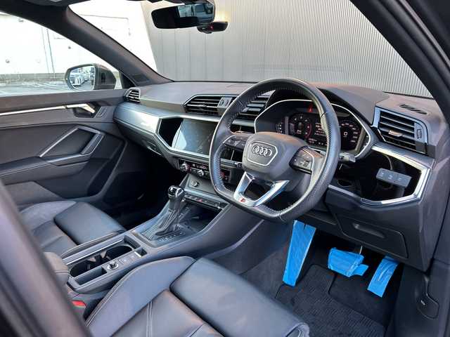 アウディ Ｑ３ 35TDIクワトロ Sライン 道東・釧路十勝 2020(令2)年 3万km デイトナグレーパールエフェクト ４WD/アシスタンスパッケージ/ アダプティブクルーズアシスト/ エマージェンシーアシスト/ ハイビームアシスト/ サイドアシスト/ リヤクロストラフィックアシスト/ベーシックパッケージ/ シートヒーター/ シート電動調整機能/ アウディホールドアシスト/純正ナビ/ BT/USB/type-C/純正ETC2.0/純正前後ドライブレコーダー/ハーフレザーシート/ワイヤレス充電/パワーバックドア/純正19インチAW/純正フロアマット/取扱説明書/保証書/スペアキー