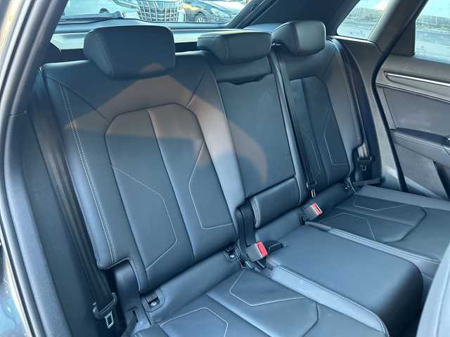 アウディ Ｑ３ 35TDIクワトロ Sライン 道東・釧路十勝 2020(令2)年 3万km デイトナグレーパールエフェクト ４WD/アシスタンスパッケージ/ アダプティブクルーズアシスト/ エマージェンシーアシスト/ ハイビームアシスト/ サイドアシスト/ リヤクロストラフィックアシスト/ベーシックパッケージ/ シートヒーター/ シート電動調整機能/ アウディホールドアシスト/純正ナビ/ BT/USB/type-C/純正ETC2.0/純正前後ドライブレコーダー/ハーフレザーシート/ワイヤレス充電/パワーバックドア/純正19インチAW/純正フロアマット/取扱説明書/保証書/スペアキー