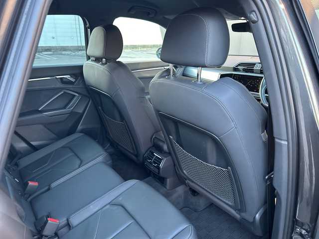 アウディ Ｑ３ 35TDIクワトロ Sライン 道東・釧路十勝 2020(令2)年 3万km デイトナグレーパールエフェクト ４WD/アシスタンスパッケージ/ アダプティブクルーズアシスト/ エマージェンシーアシスト/ ハイビームアシスト/ サイドアシスト/ リヤクロストラフィックアシスト/ベーシックパッケージ/ シートヒーター/ シート電動調整機能/ アウディホールドアシスト/純正ナビ/ BT/USB/type-C/純正ETC2.0/純正前後ドライブレコーダー/ハーフレザーシート/ワイヤレス充電/パワーバックドア/純正19インチAW/純正フロアマット/取扱説明書/保証書/スペアキー