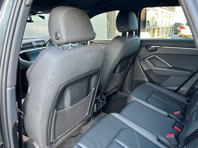 アウディ Ｑ３ 35TDIクワトロ Sライン 道東・釧路十勝 2020(令2)年 3万km デイトナグレーパールエフェクト ４WD/アシスタンスパッケージ/ アダプティブクルーズアシスト/ エマージェンシーアシスト/ ハイビームアシスト/ サイドアシスト/ リヤクロストラフィックアシスト/ベーシックパッケージ/ シートヒーター/ シート電動調整機能/ アウディホールドアシスト/純正ナビ/ BT/USB/type-C/純正ETC2.0/純正前後ドライブレコーダー/ハーフレザーシート/ワイヤレス充電/パワーバックドア/純正19インチAW/純正フロアマット/取扱説明書/保証書/スペアキー