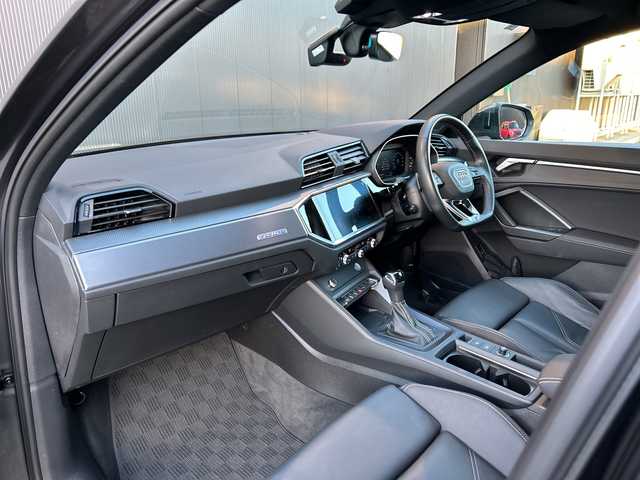 アウディ Ｑ３ 35TDIクワトロ Sライン 道東・釧路十勝 2020(令2)年 3万km デイトナグレーパールエフェクト ４WD/アシスタンスパッケージ/ アダプティブクルーズアシスト/ エマージェンシーアシスト/ ハイビームアシスト/ サイドアシスト/ リヤクロストラフィックアシスト/ベーシックパッケージ/ シートヒーター/ シート電動調整機能/ アウディホールドアシスト/純正ナビ/ BT/USB/type-C/純正ETC2.0/純正前後ドライブレコーダー/ハーフレザーシート/ワイヤレス充電/パワーバックドア/純正19インチAW/純正フロアマット/取扱説明書/保証書/スペアキー