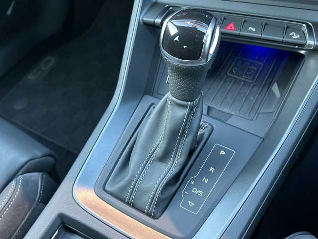 アウディ Ｑ３ 35TDIクワトロ Sライン 道東・釧路十勝 2020(令2)年 3万km デイトナグレーパールエフェクト ４WD/アシスタンスパッケージ/ アダプティブクルーズアシスト/ エマージェンシーアシスト/ ハイビームアシスト/ サイドアシスト/ リヤクロストラフィックアシスト/ベーシックパッケージ/ シートヒーター/ シート電動調整機能/ アウディホールドアシスト/純正ナビ/ BT/USB/type-C/純正ETC2.0/純正前後ドライブレコーダー/ハーフレザーシート/ワイヤレス充電/パワーバックドア/純正19インチAW/純正フロアマット/取扱説明書/保証書/スペアキー