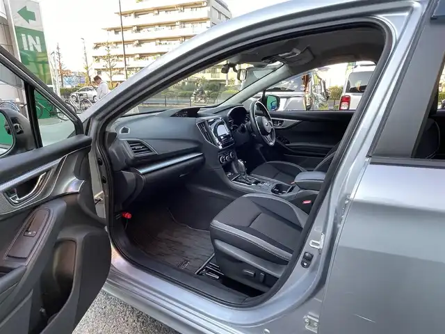 スバル インプレッサ スポーツ 1．6i－S アイサイト 東京都 2020(令2)年 7.5万km アイスシルバーメタリック ワンオーナー/寒冷地仕様/アイサイトセーフティプラス/・後続警戒システム/8型メモリナビ（NR-MZ300-BIN-3）/・フルセグTV/Bluetooth/DVD/USB/前後ドライブレコーダー（CA-DR03TDFA)/バックカメラ/アイサイトコアテクノロジー/・アダプティブクルーズコントロール/・後退時ブレーキアシスト/・プリクラッシュブレーキ/・ツーリングアシスト/・車線逸脱警報/ステアリング連動LEDヘッドランプ/ヘッドランプウォッシャー/アダプティブドライビングビーム/マルチインフォメーションディスプレイ/パワーシート(運転席＆助手席)/メモリーシート(運転席)/アイドリングストップ/コーナーセンサー/ETC2.0/保証書/取扱説明書/記録簿/スペアキー×1