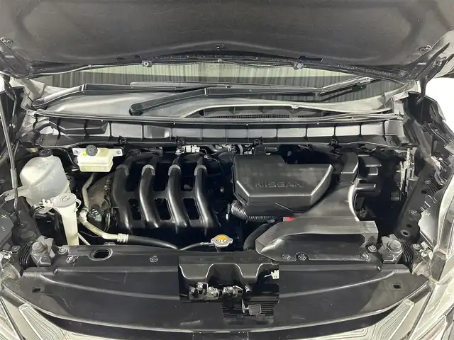 日産 セレナ ハイウェイスター G 佐賀県 2016(平28)年 7.6万km ダイヤモンドブラック 純正９型ナビ/CD/DVD/BT/フルセグTV/バックカメラ/衝突被害軽減システム/クルーズコントロール/フリップダウンモニター/パーキングアシスト/両側パワースライドドア/ハンズフリーオートスライドドア/横滑り防止装置/ETC/ドライブレコーダー/LEDヘッドライト/フォグランプ/オートライト/ウィンカーミラー/電動格納ミラー/純正アルミホイール/プッシュスタート/スマートキー/フロアマット/ドアバイザー/スペアキー