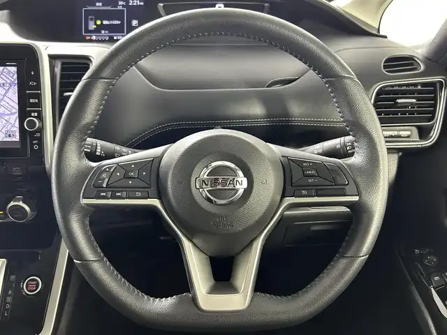 日産 セレナ ハイウェイスター G 佐賀県 2016(平28)年 7.6万km ダイヤモンドブラック 純正９型ナビ/CD/DVD/BT/フルセグTV/バックカメラ/衝突被害軽減システム/クルーズコントロール/フリップダウンモニター/パーキングアシスト/両側パワースライドドア/ハンズフリーオートスライドドア/横滑り防止装置/ETC/ドライブレコーダー/LEDヘッドライト/フォグランプ/オートライト/ウィンカーミラー/電動格納ミラー/純正アルミホイール/プッシュスタート/スマートキー/フロアマット/ドアバイザー/スペアキー