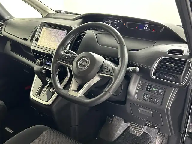 日産 セレナ ハイウェイスター G 佐賀県 2016(平28)年 7.6万km ダイヤモンドブラック 純正９型ナビ/CD/DVD/BT/フルセグTV/バックカメラ/衝突被害軽減システム/クルーズコントロール/フリップダウンモニター/パーキングアシスト/両側パワースライドドア/ハンズフリーオートスライドドア/横滑り防止装置/ETC/ドライブレコーダー/LEDヘッドライト/フォグランプ/オートライト/ウィンカーミラー/電動格納ミラー/純正アルミホイール/プッシュスタート/スマートキー/フロアマット/ドアバイザー/スペアキー