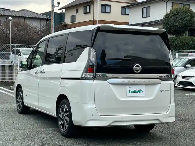 日産 セレナ e－パワー XV 熊本県 2020(令2)年 2.7万km ブリリアントホワイトパール ワンオーナー/衝突軽減ブレーキ/プッシュスタート/純正ナビ/（CD・DVD・フルセグTV・BTオーディオ・SD）/アラウンドビューモニター/ETC/純正フリップダウンモニター/ドライブレコーダー/純正16インチAW/クルーズコントロール/両側パワースライドドア/LEDヘッドライト/オートライト/フォグライト/前後コーナーセンサー/横滑り防止装置/ウィンカーミラー/純正フロアマット/新車保証書/取扱説明書/スマートスペアキー×1本