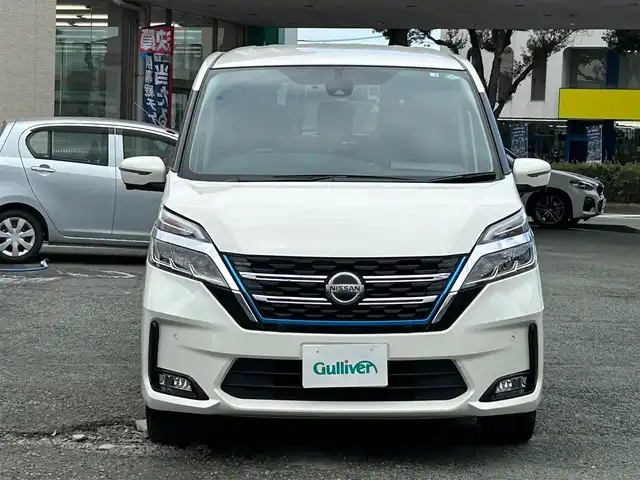 日産 セレナ e－パワー XV 熊本県 2020(令2)年 2.7万km ブリリアントホワイトパール ワンオーナー/衝突軽減ブレーキ/プッシュスタート/純正ナビ/（CD・DVD・フルセグTV・BTオーディオ・SD）/アラウンドビューモニター/ETC/純正フリップダウンモニター/ドライブレコーダー/純正16インチAW/クルーズコントロール/両側パワースライドドア/LEDヘッドライト/オートライト/フォグライト/前後コーナーセンサー/横滑り防止装置/ウィンカーミラー/純正フロアマット/新車保証書/取扱説明書/スマートスペアキー×1本