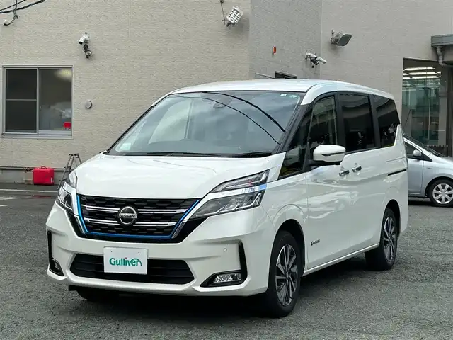 日産 セレナ e－パワー XV 熊本県 2020(令2)年 2.7万km ブリリアントホワイトパール ワンオーナー/衝突軽減ブレーキ/プッシュスタート/純正ナビ/（CD・DVD・フルセグTV・BTオーディオ・SD）/アラウンドビューモニター/ETC/純正フリップダウンモニター/ドライブレコーダー/純正16インチAW/クルーズコントロール/両側パワースライドドア/LEDヘッドライト/オートライト/フォグライト/前後コーナーセンサー/横滑り防止装置/ウィンカーミラー/純正フロアマット/新車保証書/取扱説明書/スマートスペアキー×1本