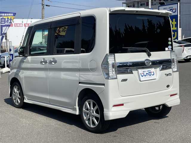 ダイハツ タント カスタム X トップED SA 和歌山県 2014(平26)年 12.8万km パール (株)IDOMが運営する【じしゃロン和歌山店】の自社ローン専用車両になります。こちらは現金またはオートローンご利用時の価格です。自社ローンご希望の方は別途その旨お申付け下さい/片側パワースライドドア /スマートキー/プッシュスタート/ハーフレザーシート/衝突被害軽減ブレーキ/横滑り防止装置/アイドリングストップ/純正フロアマット/純正１４インチアルミホイール