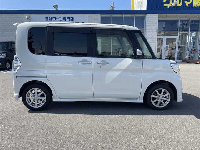 ダイハツ タント カスタム X トップED SA 和歌山県 2014(平26)年 12.8万km パール (株)IDOMが運営する【じしゃロン和歌山店】の自社ローン専用車両になります。こちらは現金またはオートローンご利用時の価格です。自社ローンご希望の方は別途その旨お申付け下さい/片側パワースライドドア /スマートキー/プッシュスタート/ハーフレザーシート/衝突被害軽減ブレーキ/横滑り防止装置/アイドリングストップ/純正フロアマット/純正１４インチアルミホイール
