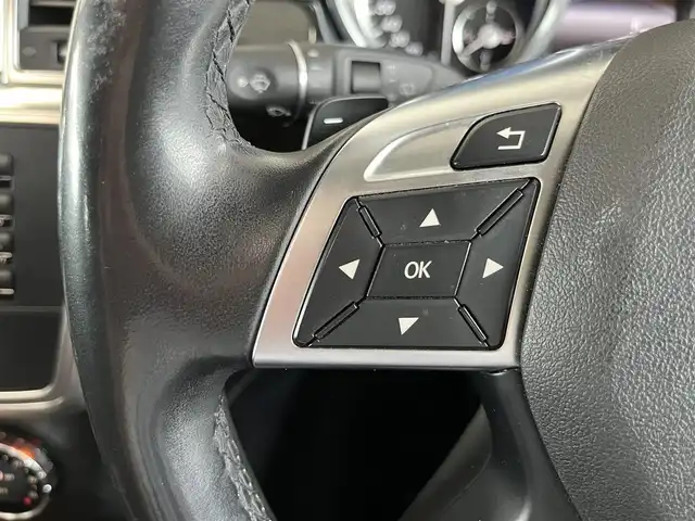 メルセデス・ベンツ ＧＬ３５０ 山形県 2016(平28)年 5.7万km 黒 ・純正ナビ/・CD/DVD/Bluetooth/USB/・360°カメラ/・インテリジェントライト/・アダプティブクルーズコントロール/・レーンキープアシスト/・ブラインドスポットモニター/・7人乗り/・レザーシート/・前席シートヒーター/・前席パワーシート/・パノラマルーフ/・ルーフレール/・純正エアサス/・ダウンヒルコントロール/・パドルシフト/・パワーリアゲート/・純正20インチAW
