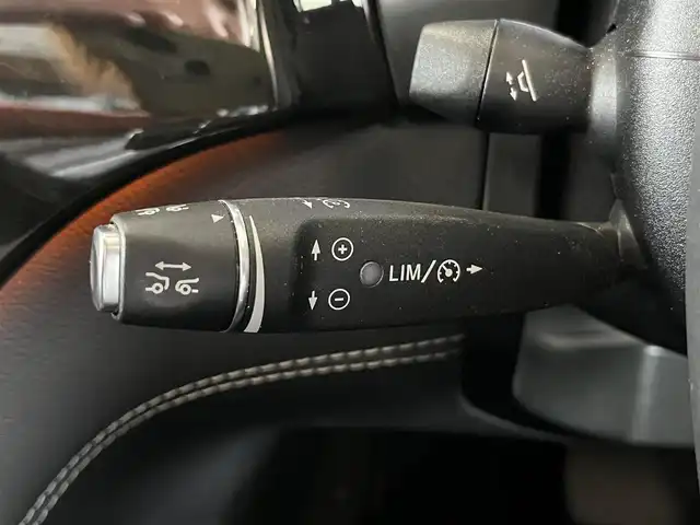 メルセデス・ベンツ ＧＬ３５０ 山形県 2016(平28)年 5.7万km 黒 ・純正ナビ/・CD/DVD/Bluetooth/USB/・360°カメラ/・インテリジェントライト/・アダプティブクルーズコントロール/・レーンキープアシスト/・ブラインドスポットモニター/・7人乗り/・レザーシート/・前席シートヒーター/・前席パワーシート/・パノラマルーフ/・ルーフレール/・純正エアサス/・ダウンヒルコントロール/・パドルシフト/・パワーリアゲート/・純正20インチAW