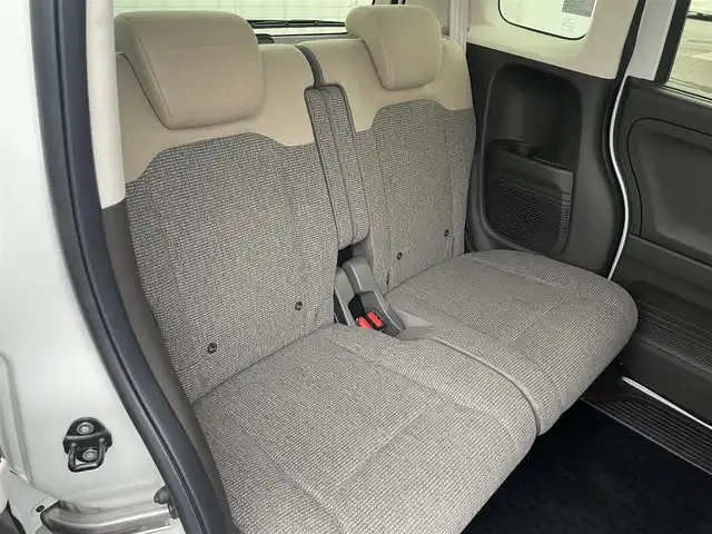 ホンダ Ｎ ＢＯＸ L 愛媛県 2022(令4)年 1.3万km プラチナホワイトパール 純正ナビ　/フルセグTV/Bluetooth接続/バックカメラ　/ETC　/前後ドライブレコーダー　/ホンダセンシング　/・衝突軽減ブレーキ/・前後方　誤発進抑制機能/・歩行者事故低減ステアリング/・先行車発進お知らせ機能/・渋滞追従機能付きアダプティブクルーズコントロール/・車線維持支援システム/・オートハイビーム/・標識認識機能/・路外逸脱抑制機能/電動スライドドア　/電動パーキングブレーキ　/ＬEDヘッドライト　/D/N席シートヒーター/ドアバイザー/ISOFIX/純正ホイールキャップ/現状サマー(鉄)(155/65/R14)/DUNLOP ENASAVE EC300